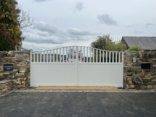 Farm Style Automatic Gate - Front View